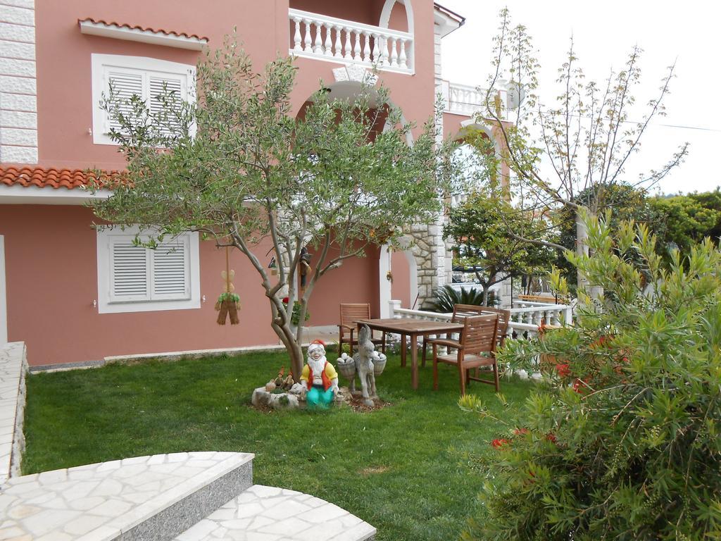 Apartments Dunja Piric Лопар Экстерьер фото